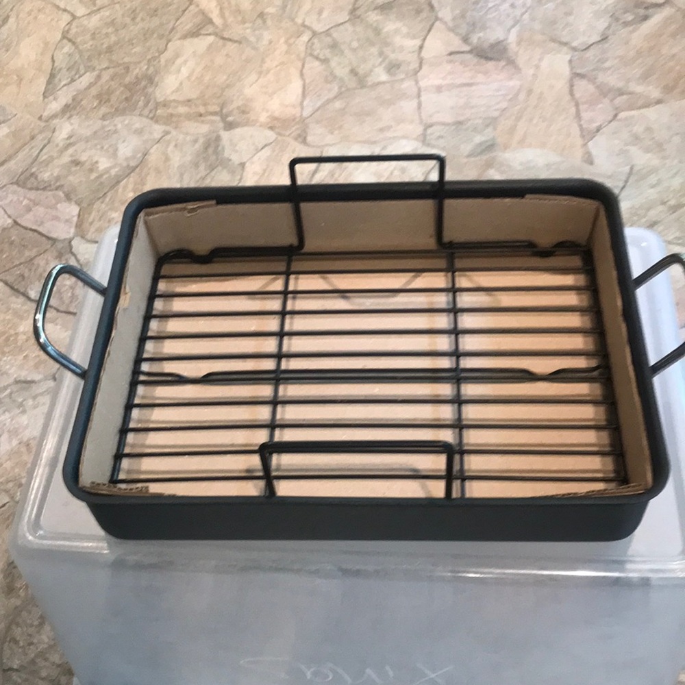 Calphalon Hard Anodized  Nonstick 16" Roaster with Rack NWOT